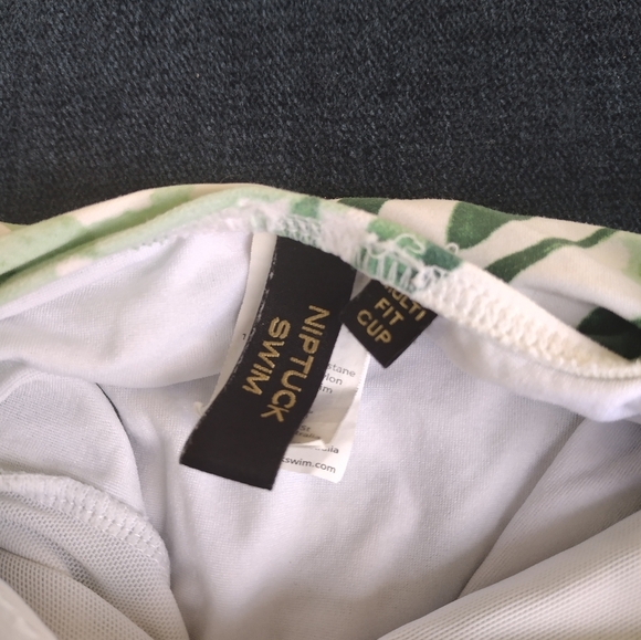 Nip Tuck Oasis Green Joanne Twist Front Women Green Leaf One Pc Swimsuit Sz 4 - Picture 5 of 7